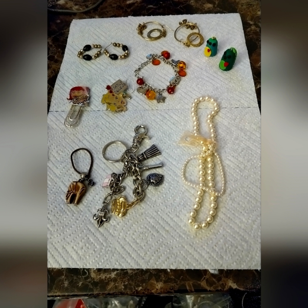 Costume jewelry lot